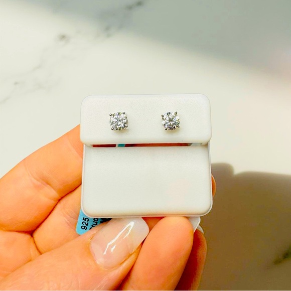 Jewelry - 925 Sterling Silver Moissanite Stud Earrings 5MM 0.85 CTW VVS D Color Screw Back